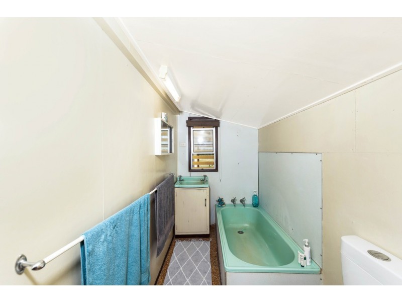 73 Henkers Road, Oakwood QLD 4670