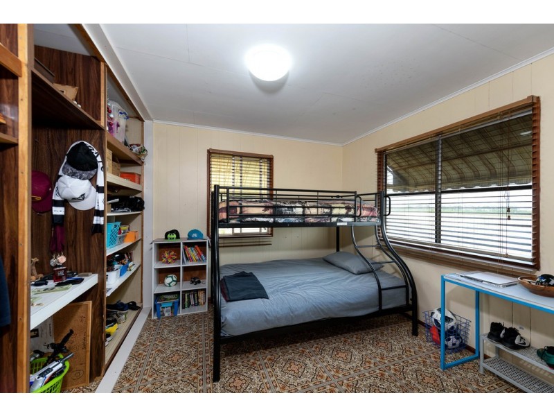 73 Henkers Road, Oakwood QLD 4670