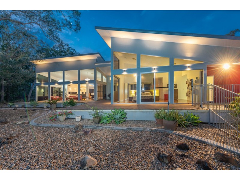 5 Beverly Close, Moore Park Beach QLD 4670