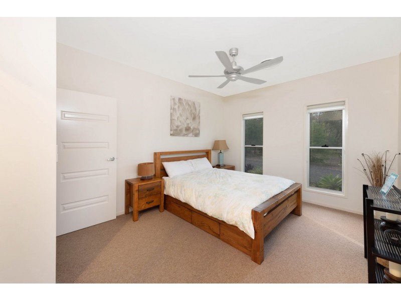5 Beverly Close, Moore Park Beach QLD 4670