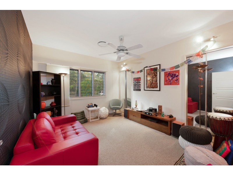 5 Beverly Close, Moore Park Beach QLD 4670
