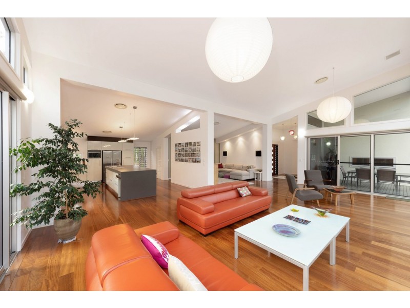 5 Beverly Close, Moore Park Beach QLD 4670