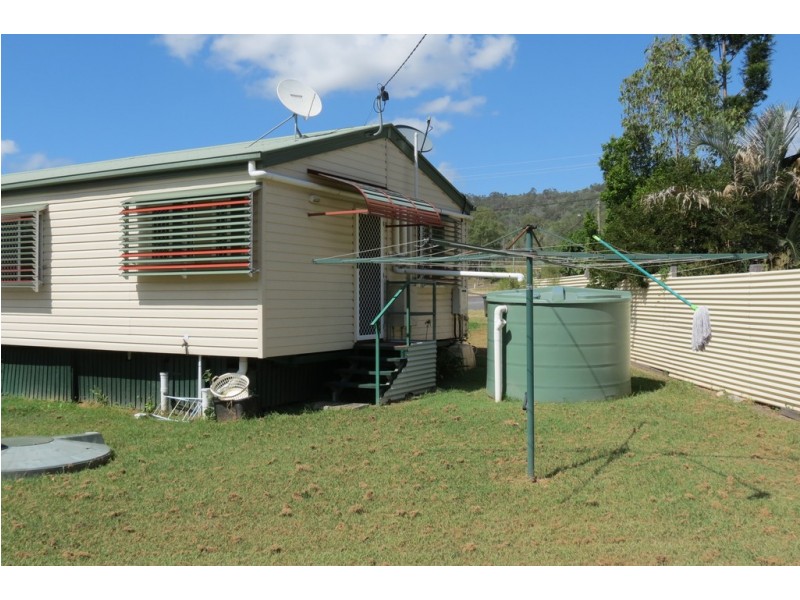 39 Heusman Street, Mount Perry QLD 4671