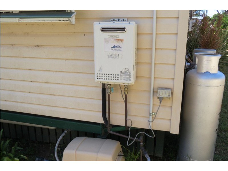 39 Heusman Street, Mount Perry QLD 4671