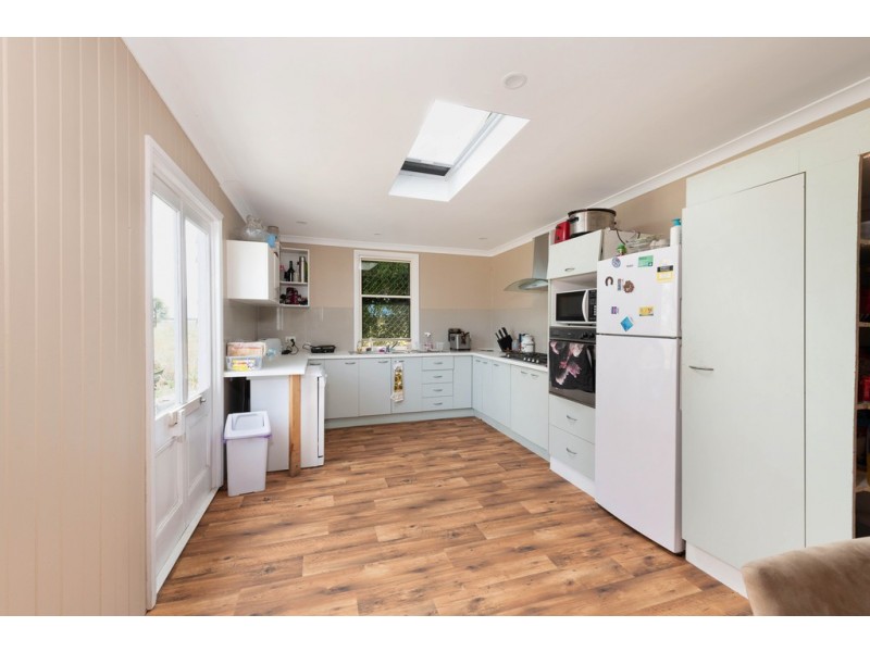 383 Three Chain Road, Calavos QLD 4670