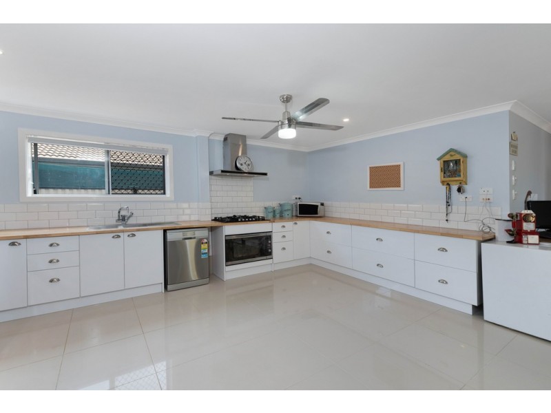 8 Ohlaf Street, Moore Park Beach QLD 4670