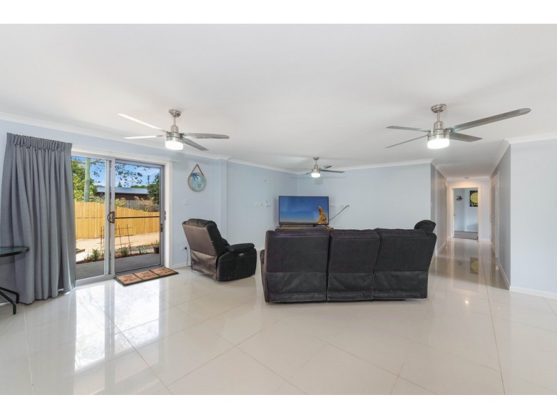 8 Ohlaf Street, Moore Park Beach QLD 4670