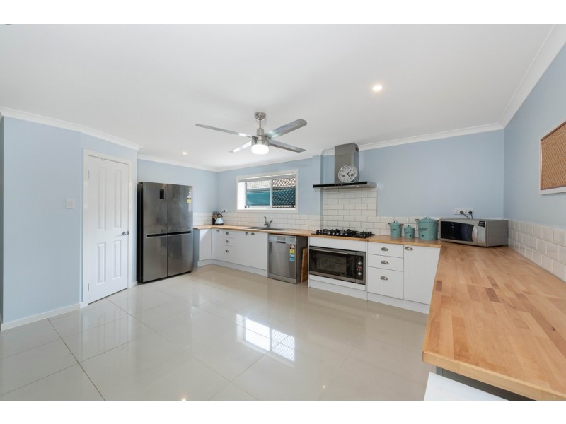 8 Ohlaf Street, Moore Park Beach QLD 4670