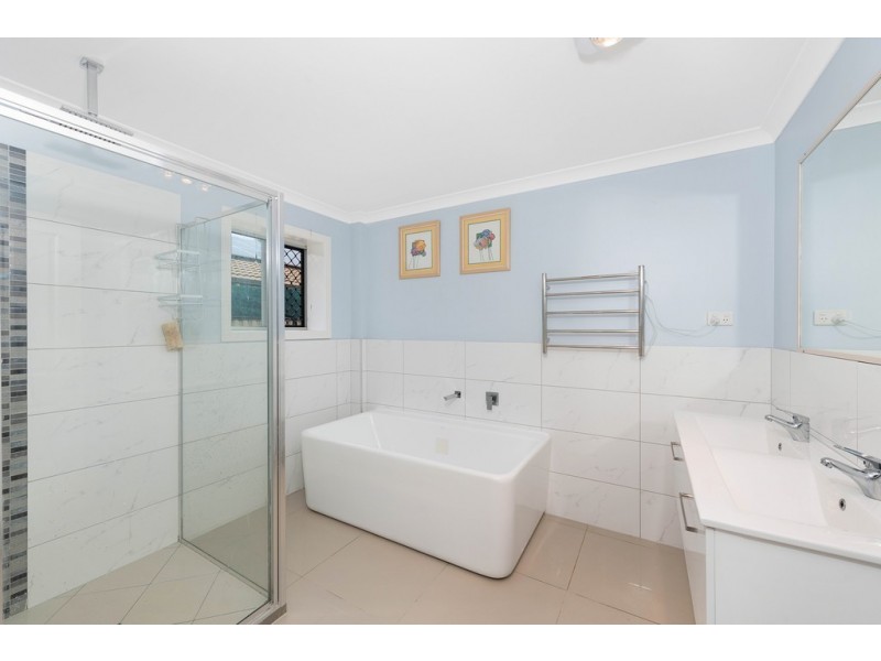 8 Ohlaf Street, Moore Park Beach QLD 4670