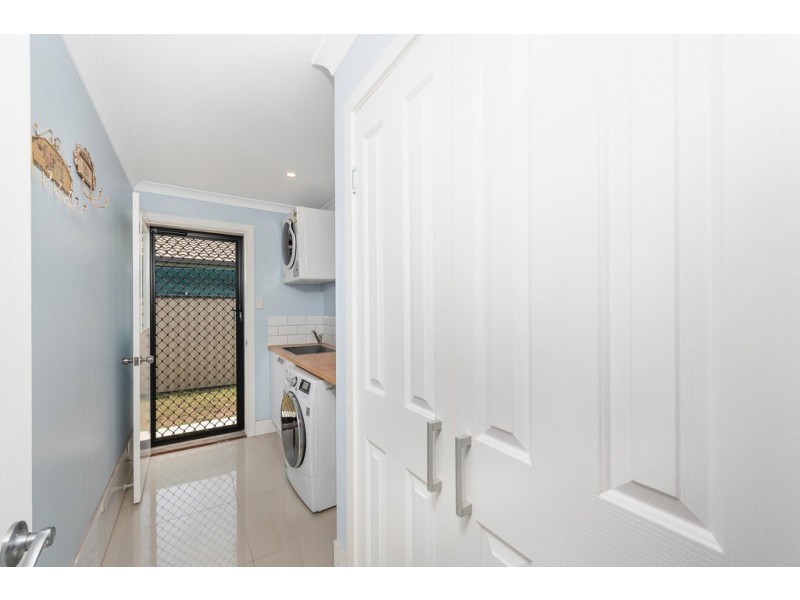 8 Ohlaf Street, Moore Park Beach QLD 4670