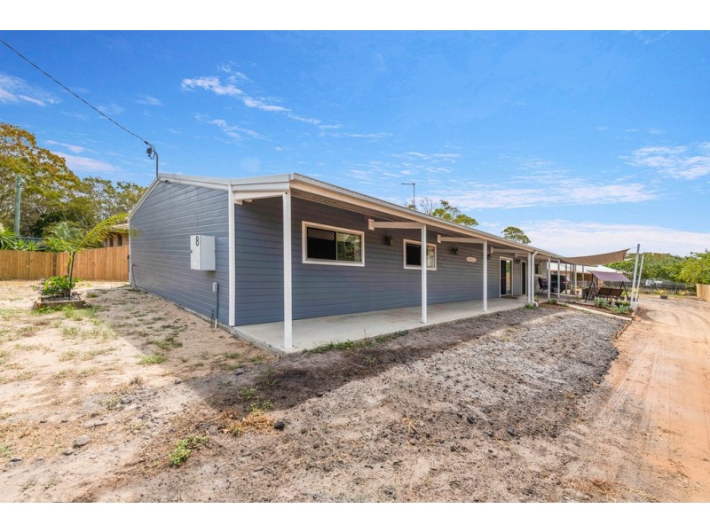 8 Ohlaf Street, Moore Park Beach QLD 4670