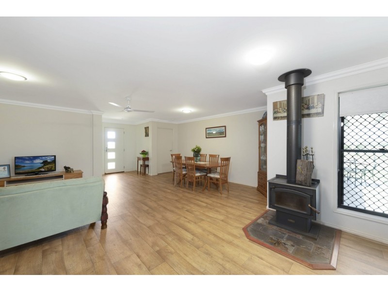 425 Three Chain Road, Calavos QLD 4670