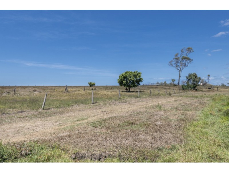 425 Three Chain Road, Calavos QLD 4670