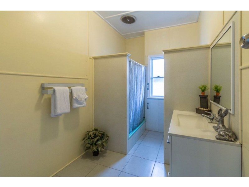 9 John Street, Bundaberg West QLD 4670