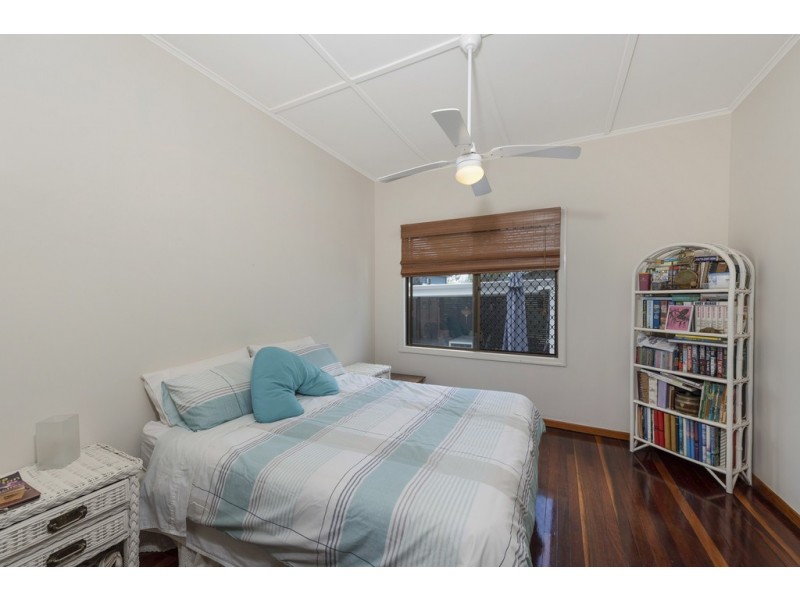 6 Evans Lane, Moore Park Beach QLD 4670