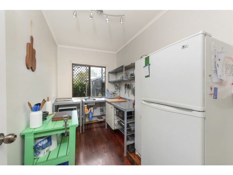 6 Evans Lane, Moore Park Beach QLD 4670