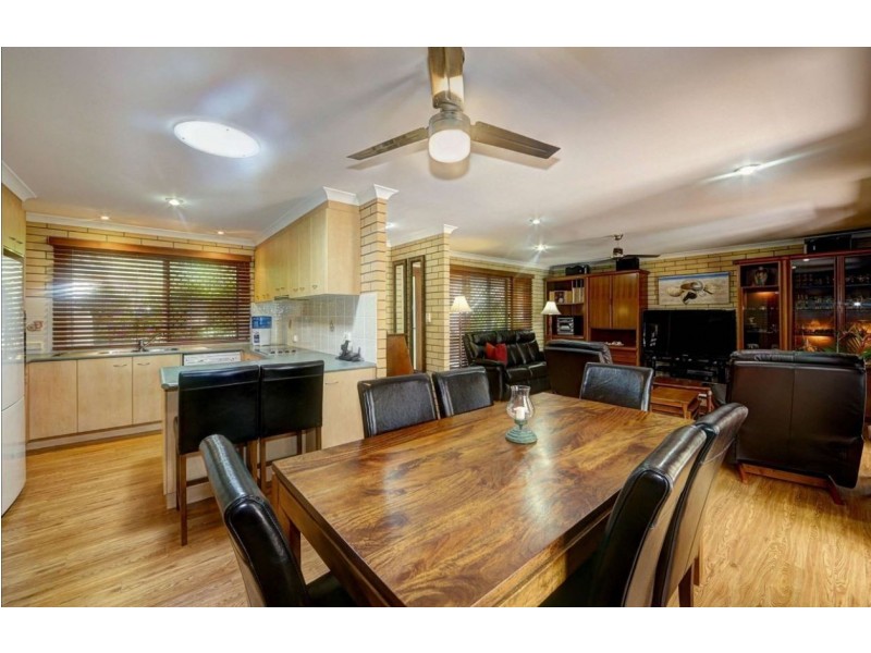 15 Sandpiper Grove, Moore Park Beach QLD 4670