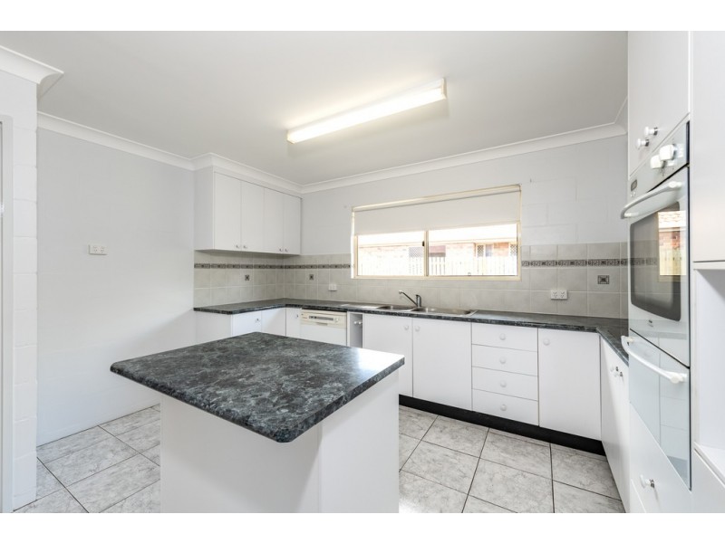 20 Alexander Drive, Moore Park Beach QLD 4670