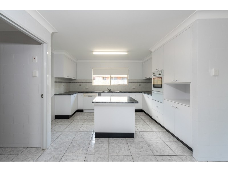 20 Alexander Drive, Moore Park Beach QLD 4670