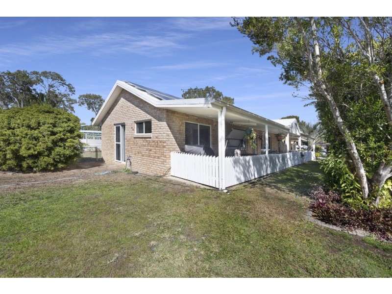 1 Elfin Court, Moore Park Beach QLD 4670