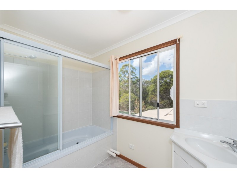 14 Isaac Moore Drive, Moore Park Beach QLD 4670