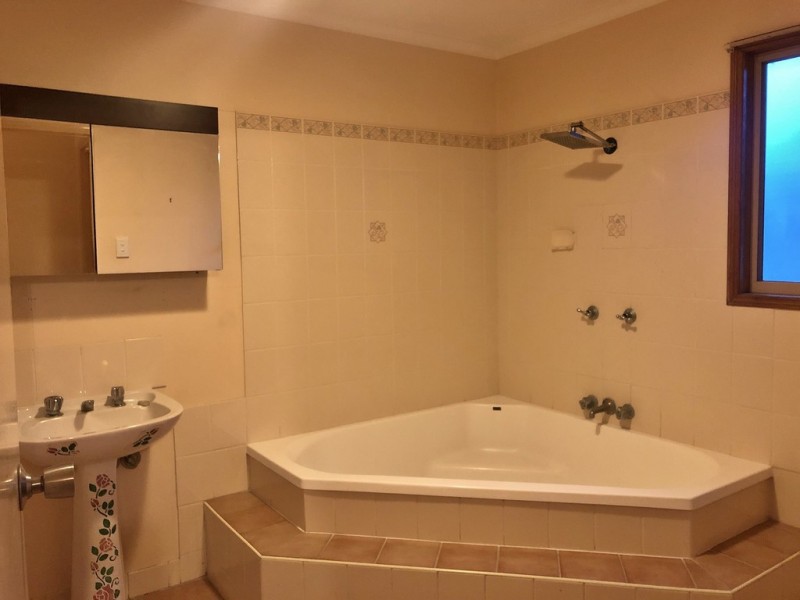 8 Olive Drive, Moore Park Beach QLD 4670