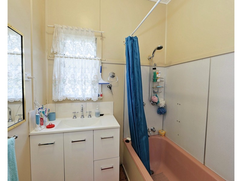 126 Targo Street, Walkervale QLD 4670