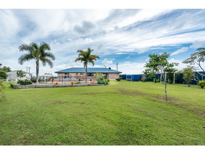 2 Judys Place, Moore Park Beach QLD 4670