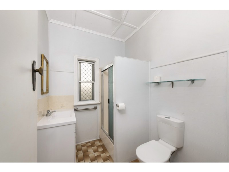 15 Moran Street, Svensson Heights QLD 4670