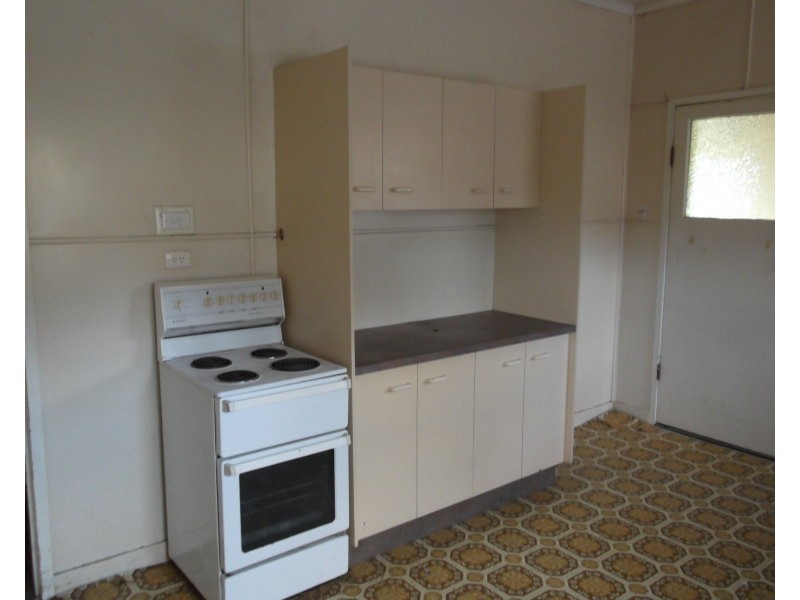 24 Elliott Street, Gin Gin QLD 4671