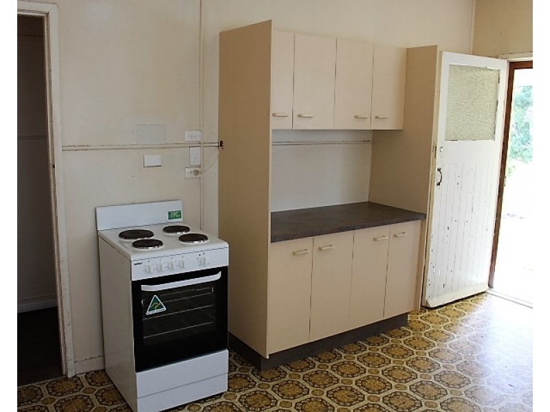 24 Elliott Street, Gin Gin QLD 4671