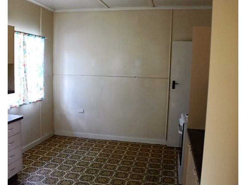 24 Elliott Street, Gin Gin QLD 4671