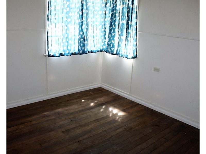 24 Elliott Street, Gin Gin QLD 4671