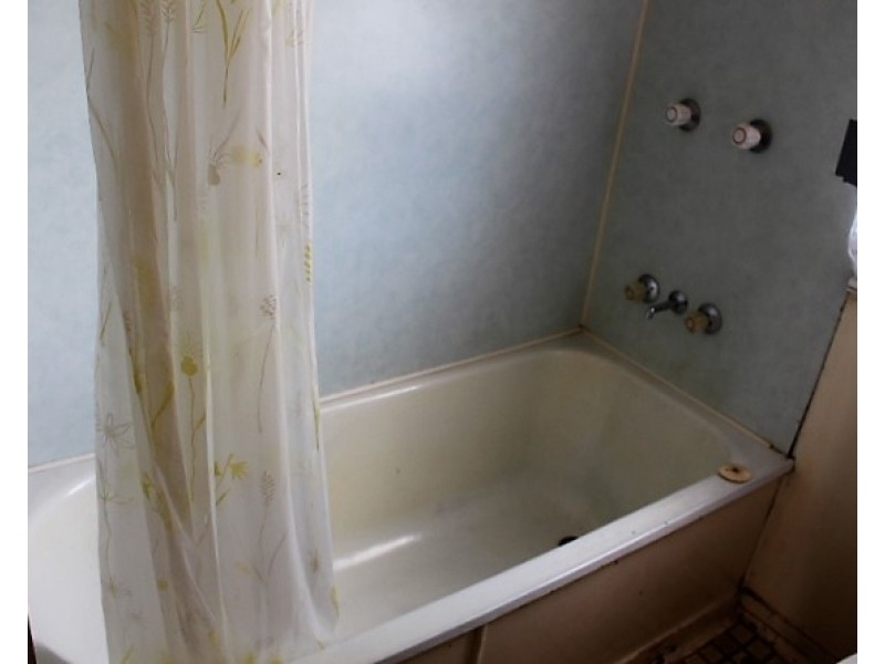 24 Elliott Street, Gin Gin QLD 4671