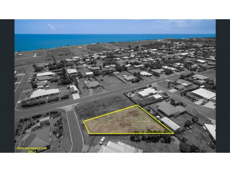 24 Neptune Street, Burnett Heads QLD 4670