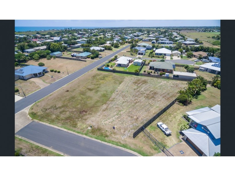 24 Neptune Street, Burnett Heads QLD 4670