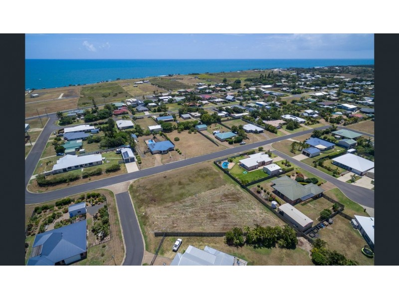 24 Neptune Street, Burnett Heads QLD 4670