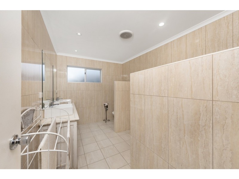 40 McNeilly Street, Svensson Heights QLD 4670