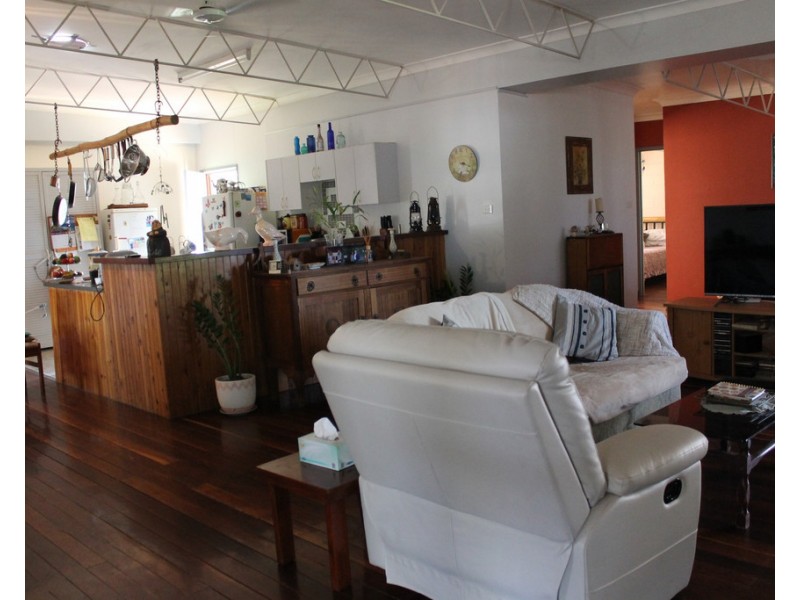 14 Station Street, Gin Gin QLD 4671