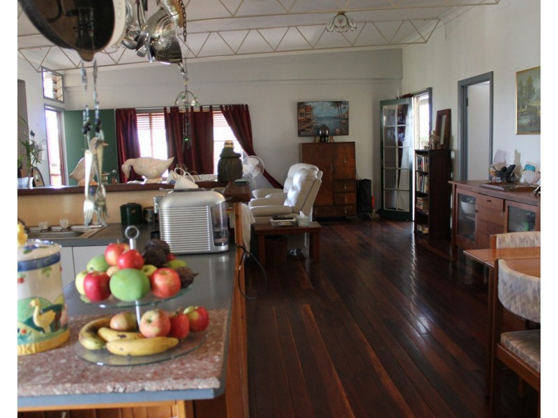 14 Station Street, Gin Gin QLD 4671