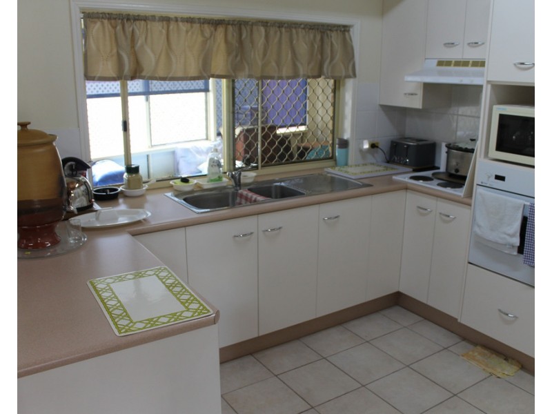 1/23 Thabeban Street, Avenell Heights QLD 4670