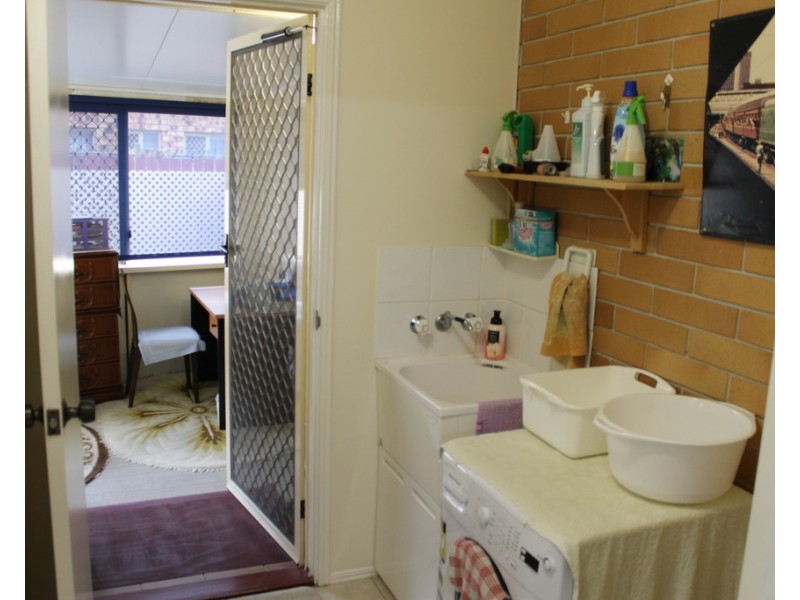 1/23 Thabeban Street, Avenell Heights QLD 4670