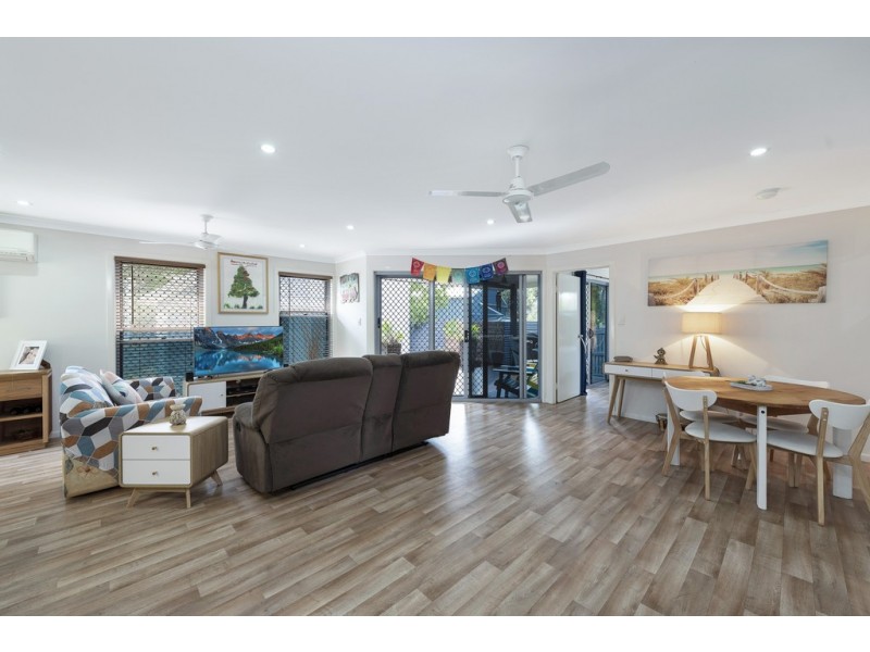 7 Ocean Court, Moore Park Beach QLD 4670