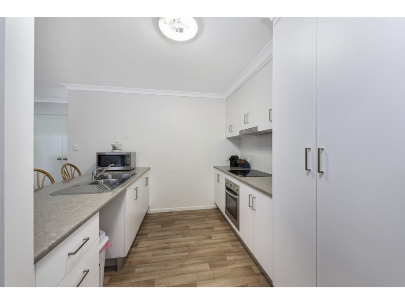 7 Ocean Court, Moore Park Beach QLD 4670