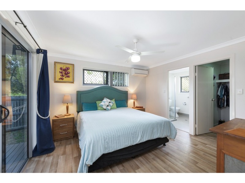 7 Ocean Court, Moore Park Beach QLD 4670