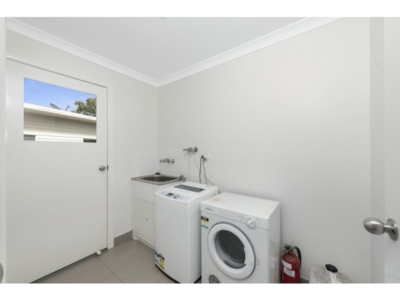 7 Ocean Court, Moore Park Beach QLD 4670