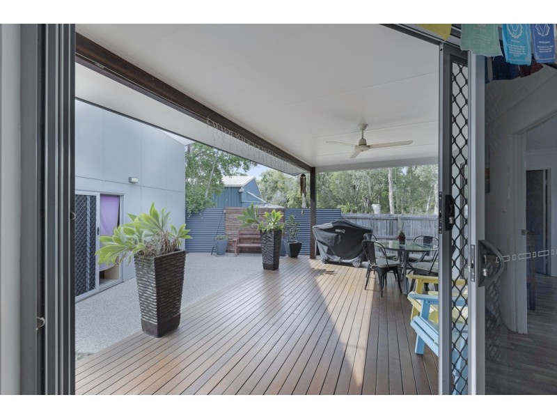 7 Ocean Court, Moore Park Beach QLD 4670