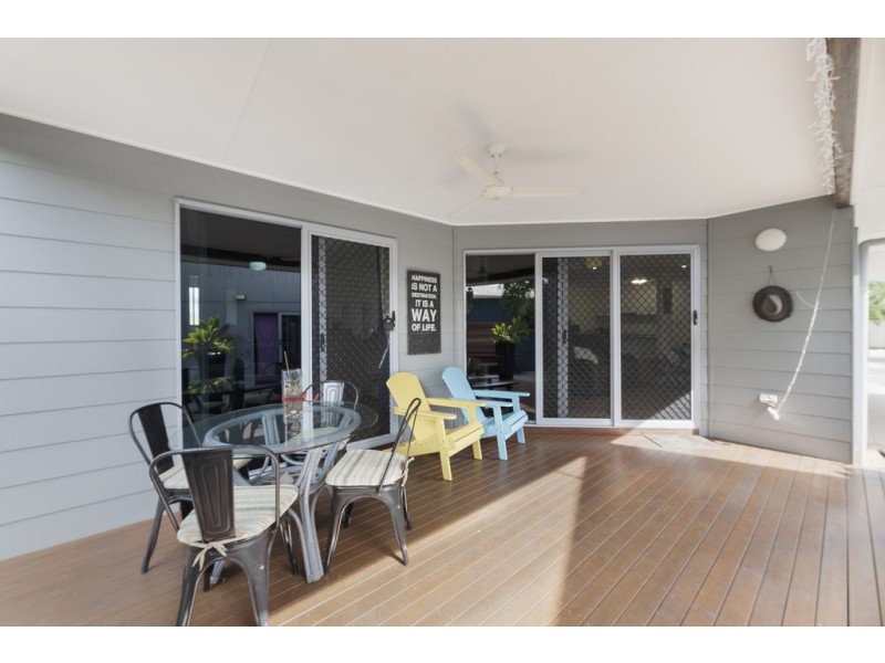 7 Ocean Court, Moore Park Beach QLD 4670