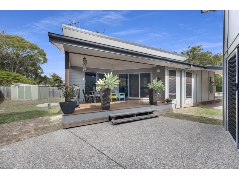 7 Ocean Court, Moore Park Beach QLD 4670