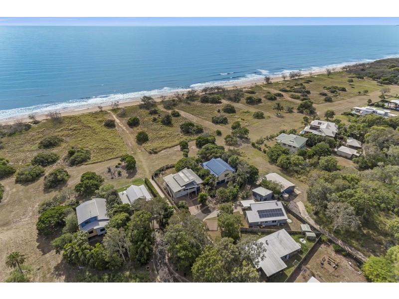 7 Ocean Court, Moore Park Beach QLD 4670